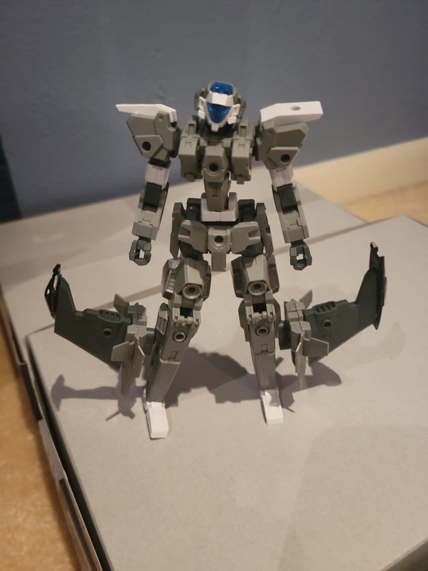Custom robot model kit — PG가 20만 원 넘는 이유 — 스케일과 기믹 구성