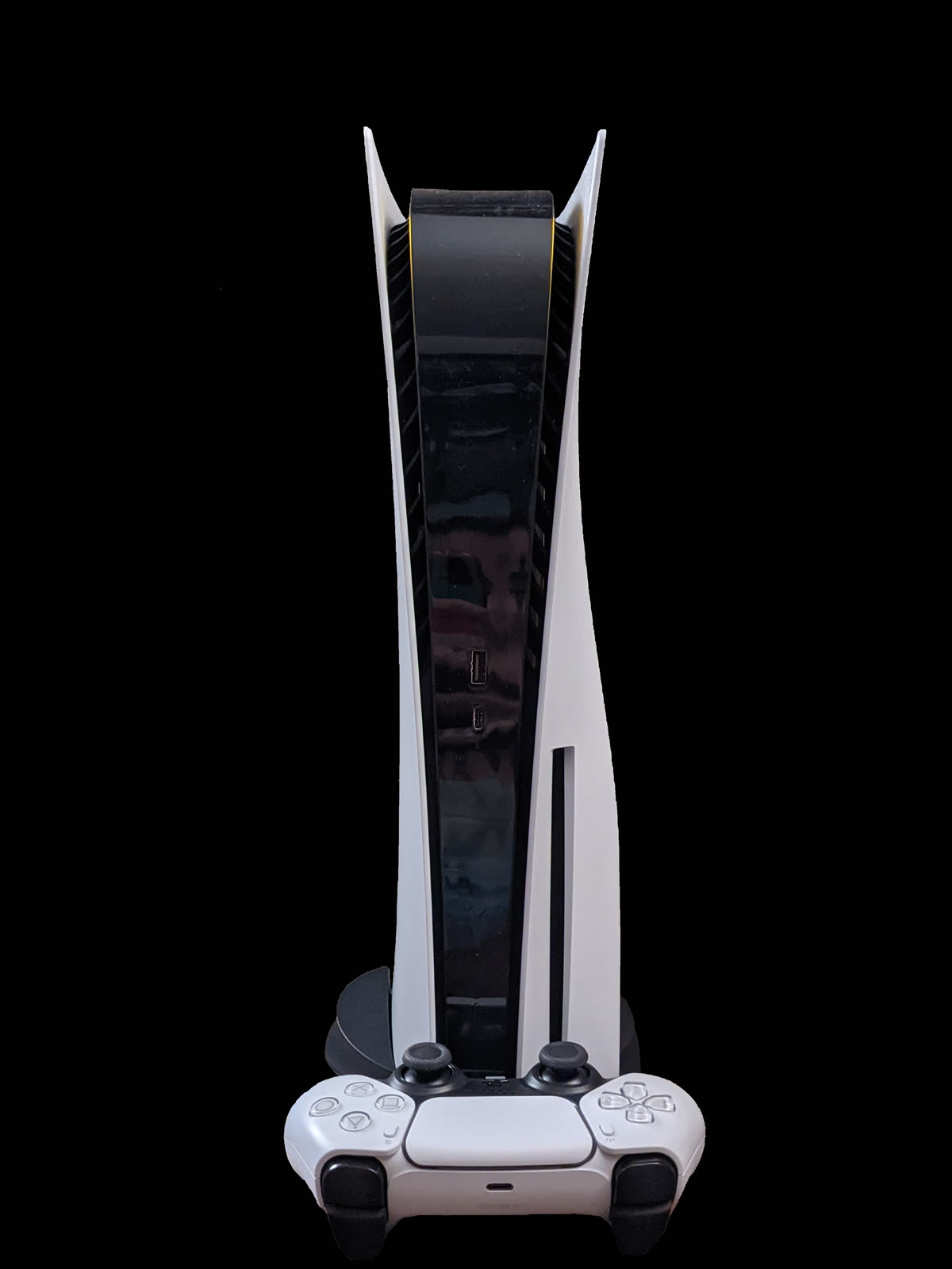 PlayStation 5 and DualSense with transparent background — 페르소나4 리바이벌 발매일은 2027년 2월 18일, PS5·스팀·게임패스로 나온다